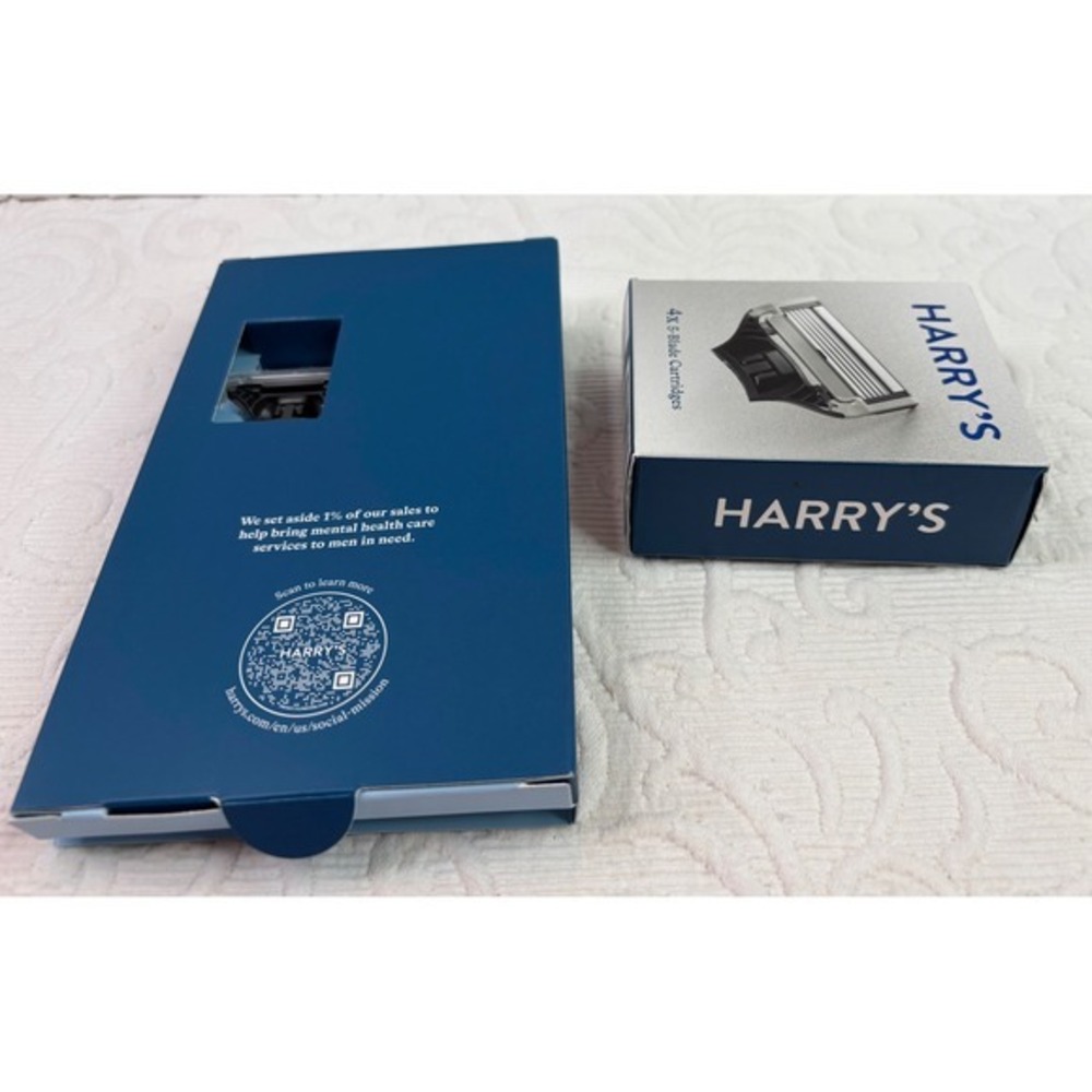 Harry's‎ Starter Razor Dark Blue Razor Kit with 2 cartridges ( box of 4 extra)